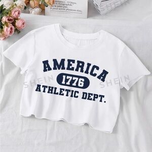 Graphic Crop Tee🔴